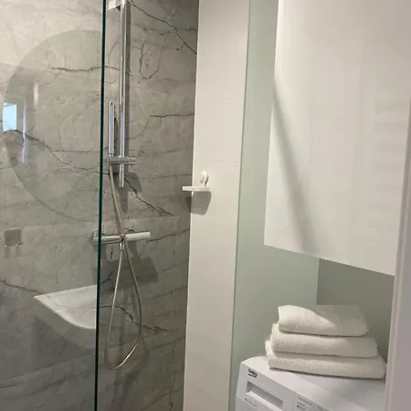 Enes Legnicka Street 59d アパート